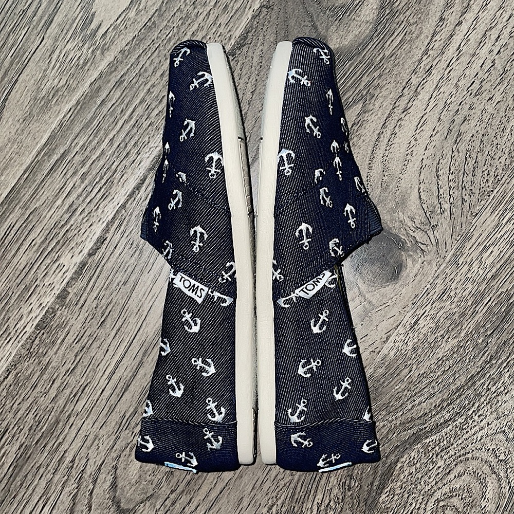 Toms - Picture 4 of 9